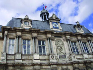 LE BANQUET DU CANON FRAN&Ccedil;AIS DANS UN &Eacute;QUIPEMENT MUNICIPAL