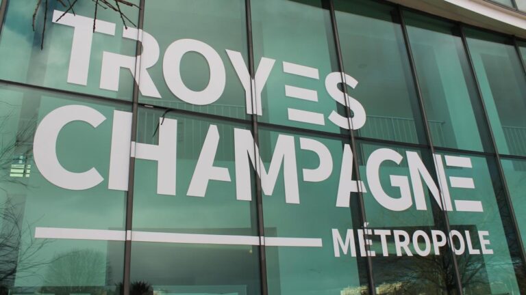 UN SYSTÈME À DEUX VITESSES QUI RENFORCE LES INÉGALITÉS