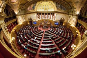 L’AUBE À DROITE TOUTE, AU SÉNAT, LE SIGNAL D’ALARME DU RN